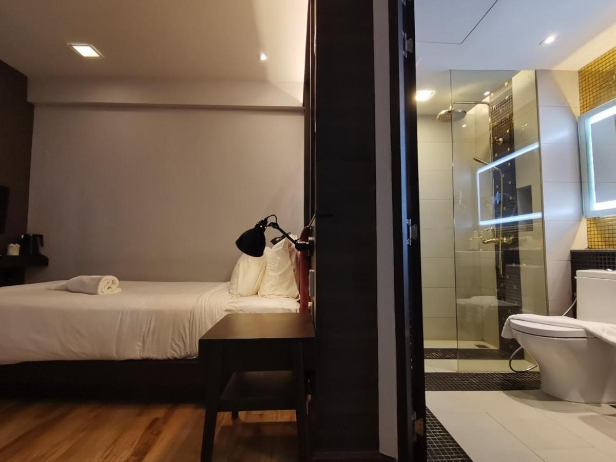 Hotel Holatel à Phitsanulok Extérieur photo