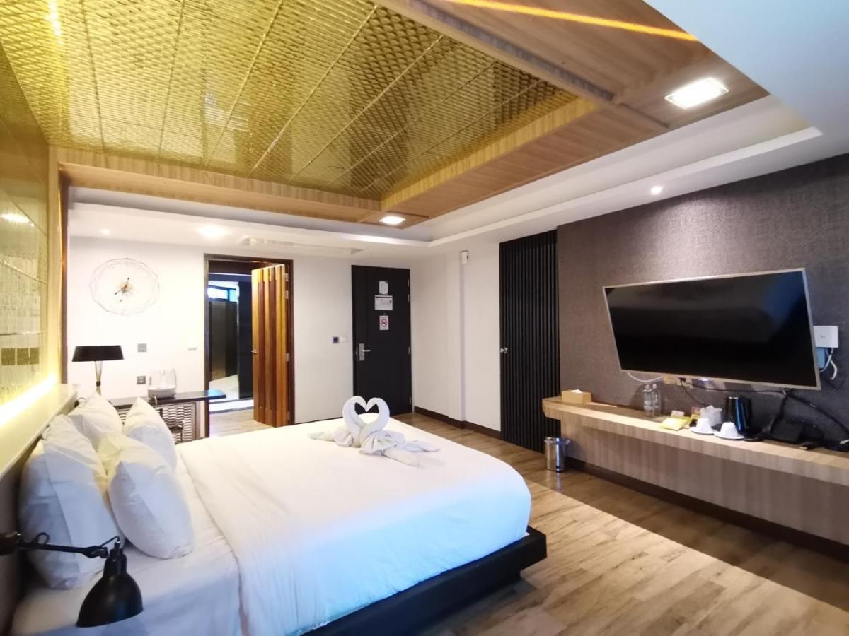 Hotel Holatel à Phitsanulok Extérieur photo