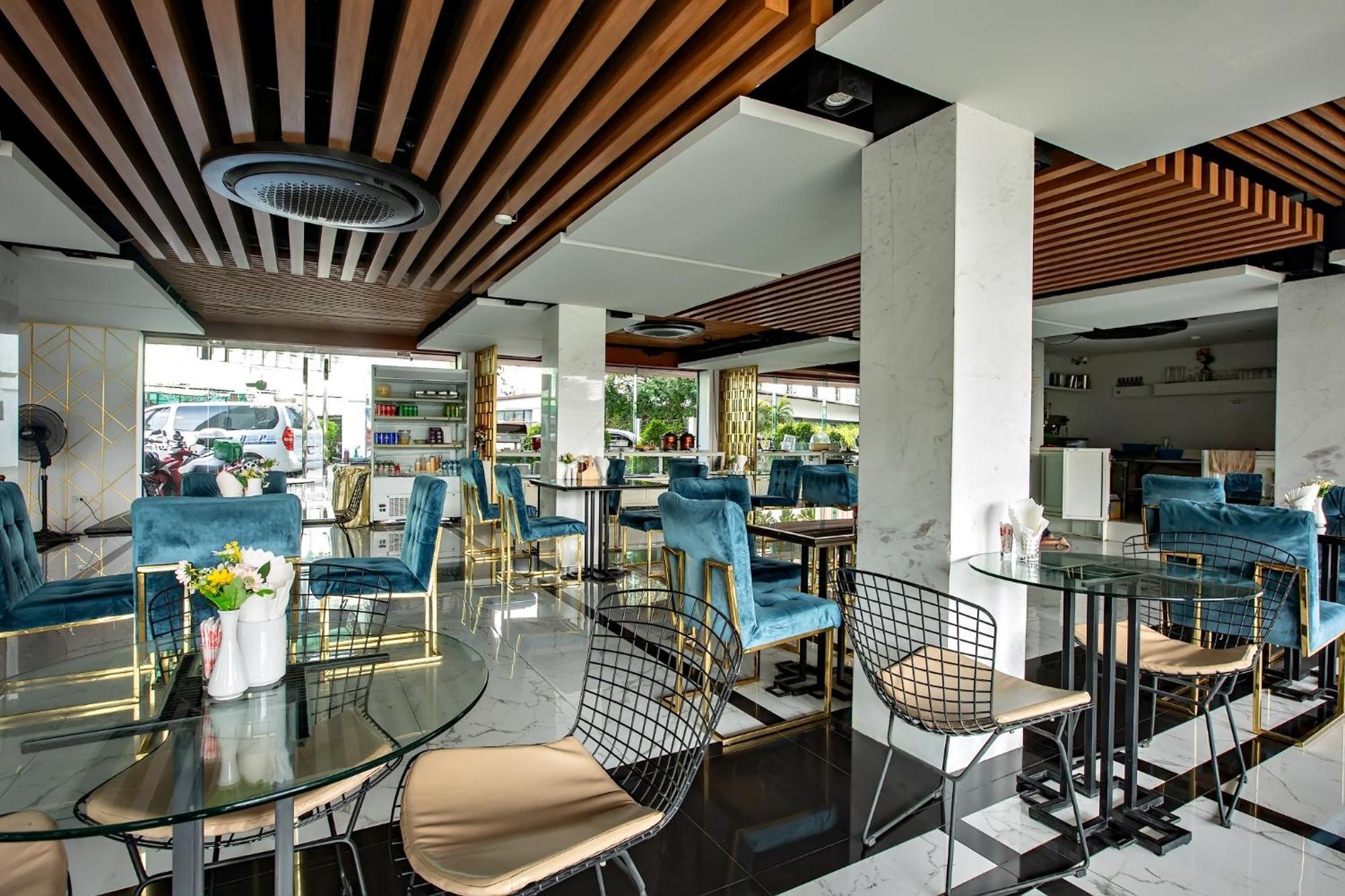 Hotel Holatel à Phitsanulok Extérieur photo